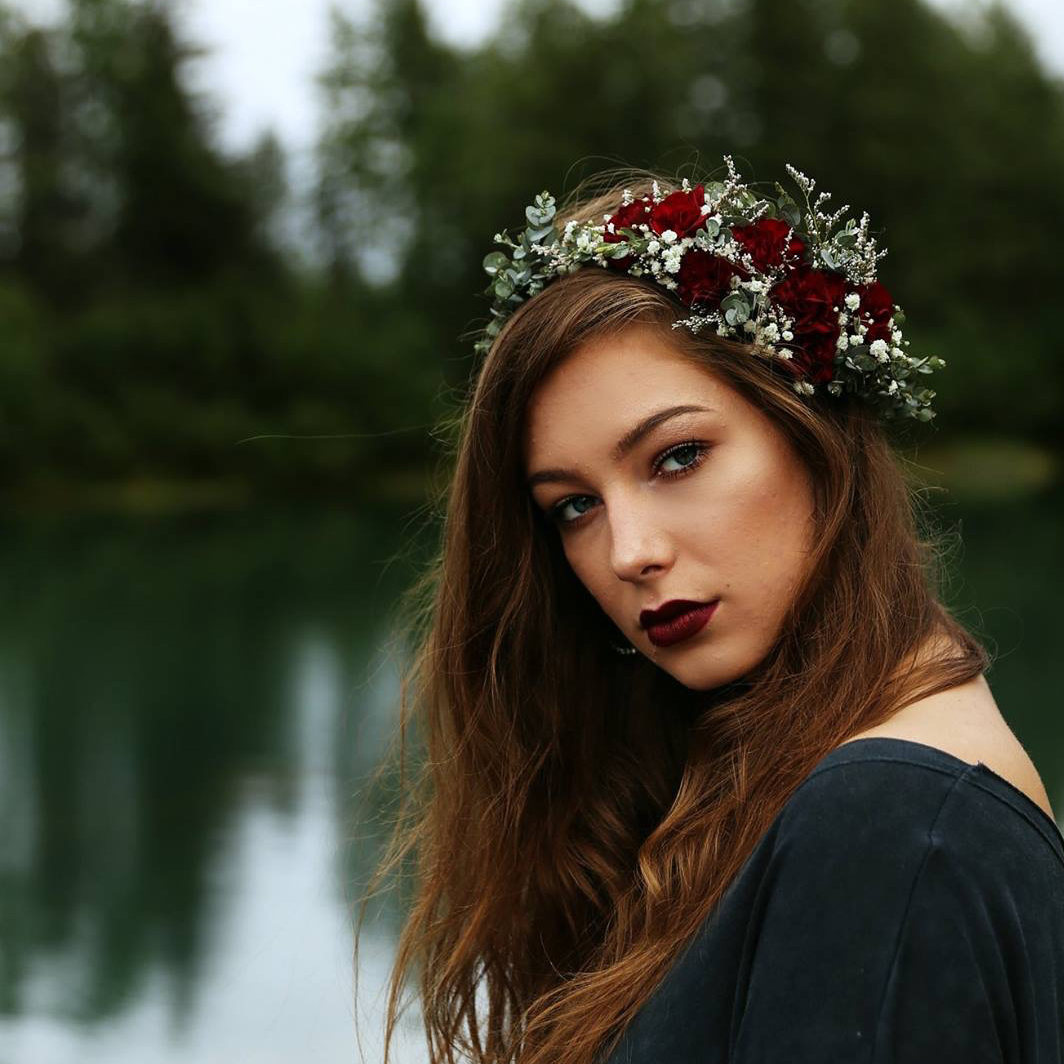 Partial crown | designed by Natasha Price of Paper Peony and photo by Cleo Jane Photography