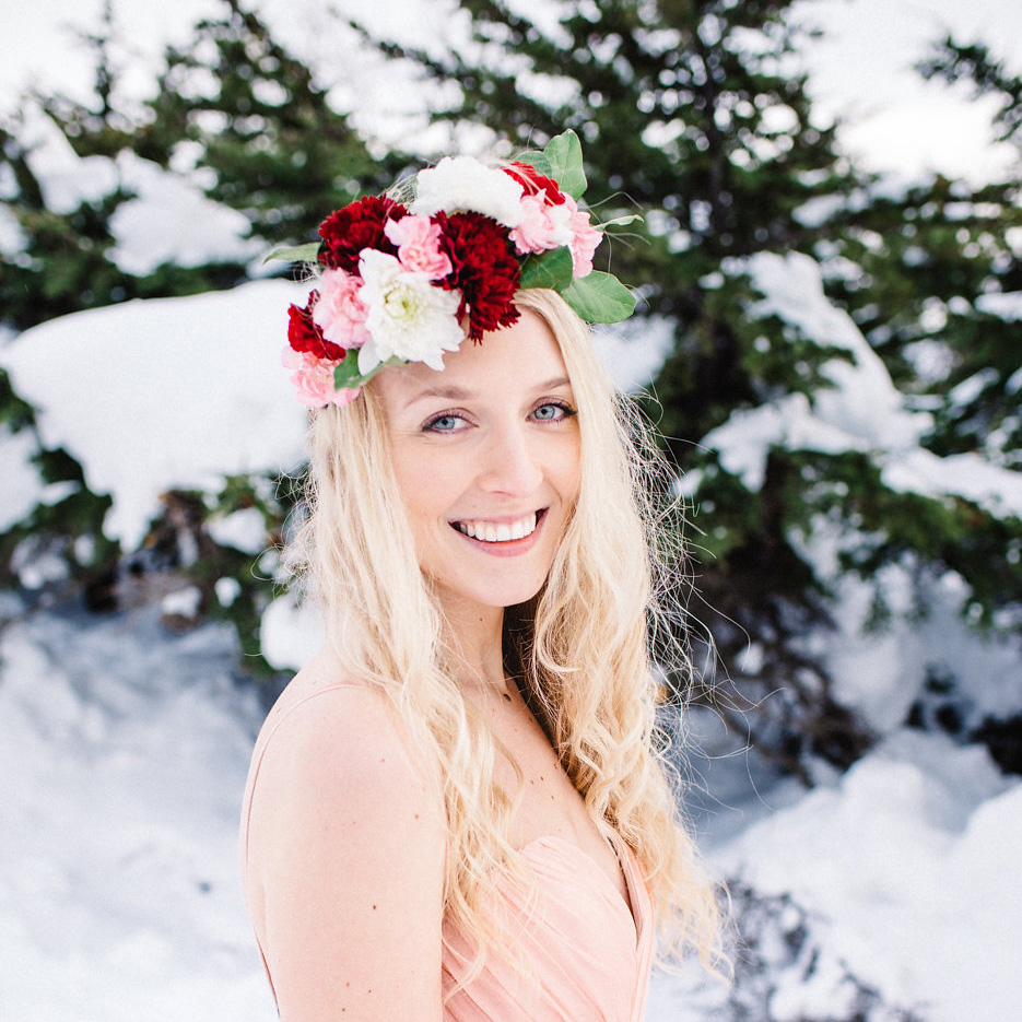 Fresh flower crown by Natasha Price of Paper Peony Alaska and photo by Sara Olivia Photography