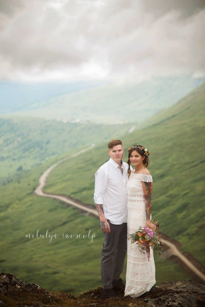 Alaskan Wedding on the edge of tomorrow | Flowers by Paper Peony Alaska and photo by Mikalyn Rousculp