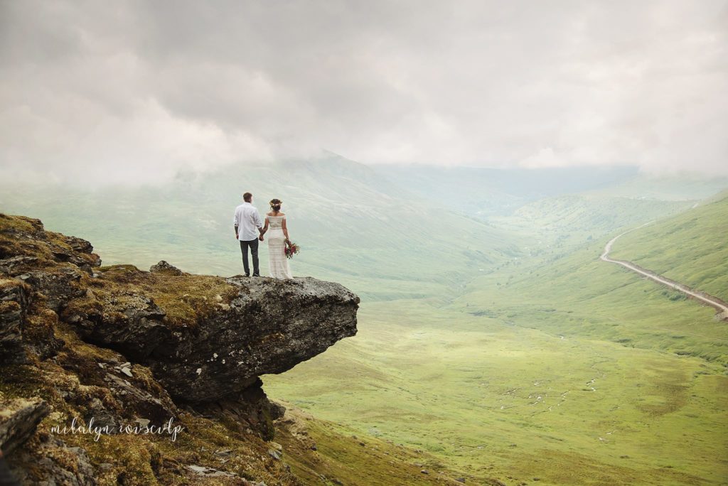 Alaskan Wedding on the edge of tomorrow | Flowers by Paper Peony Alaska and photo by Mikalyn Rousculp